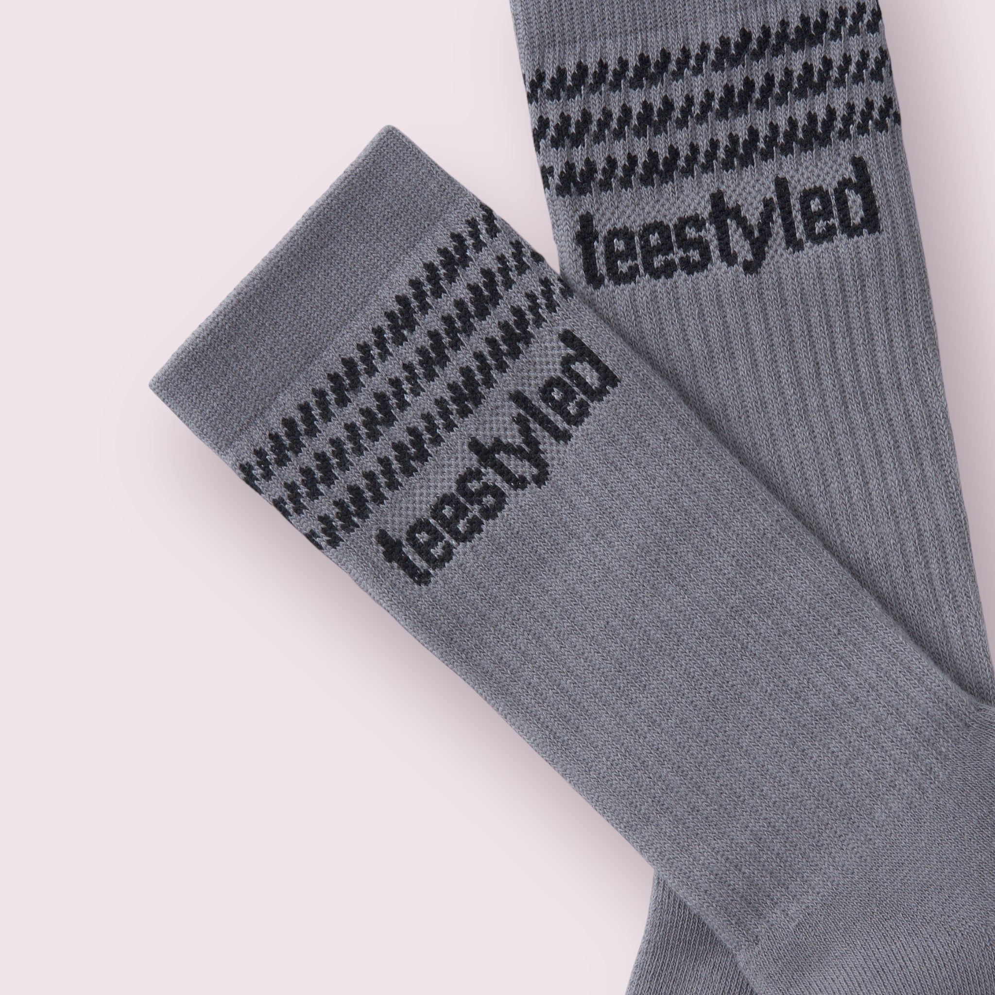 TSLNSOCKS | DIAGONAL LINES LOGO SOCKS
